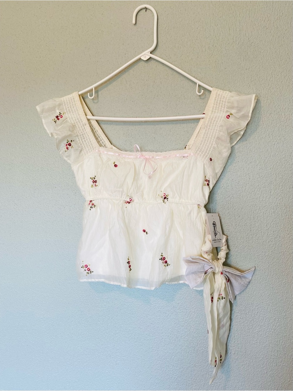 Floral Embroidered Cropped Blouse w/ Matching Hair Tie